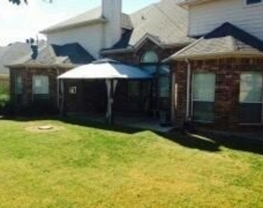 107 Pinedale Drive - Photo Thumbnail 6