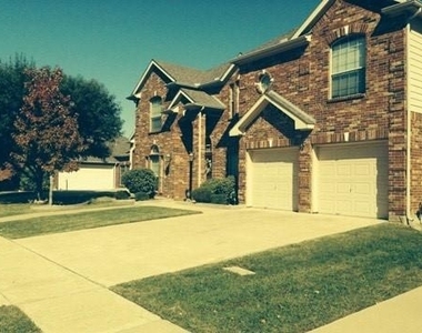 107 Pinedale Drive - Photo Thumbnail 8