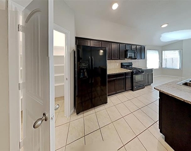 7948 Mosspark Lane - Photo Thumbnail 5
