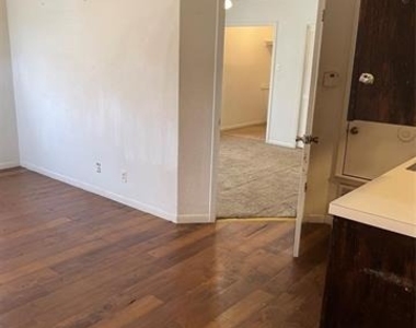 120 W Heron Street - Photo Thumbnail 4