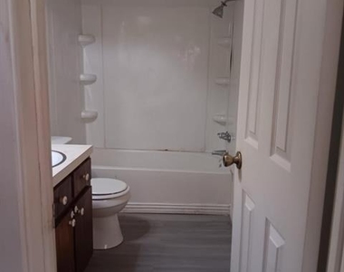 120 W Heron Street - Photo Thumbnail 12