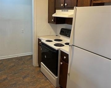 120 W Heron Street - Photo Thumbnail 6