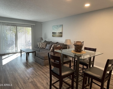7811 E Park View Drive - Photo Thumbnail 12