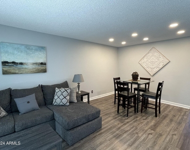7811 E Park View Drive - Photo Thumbnail 17