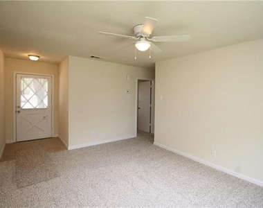 902 Lindo Drive - Photo Thumbnail 11