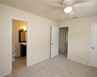 902 Lindo Drive - Photo Thumbnail 14