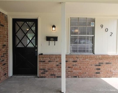 902 Lindo Drive - Photo Thumbnail 1