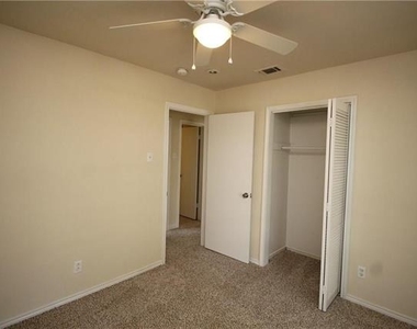902 Lindo Drive - Photo Thumbnail 15