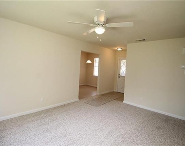 902 Lindo Drive - Photo Thumbnail 12