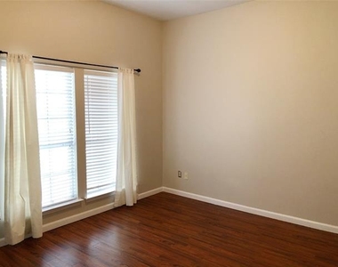 6417 Calloway Drive - Photo Thumbnail 12