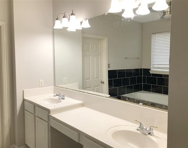 6417 Calloway Drive - Photo Thumbnail 10