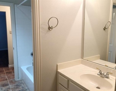 6417 Calloway Drive - Photo Thumbnail 13