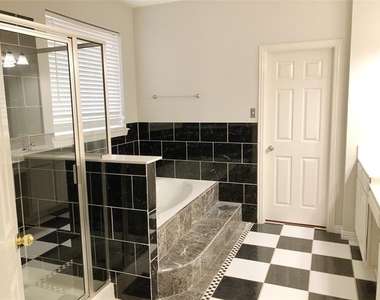 6417 Calloway Drive - Photo Thumbnail 8