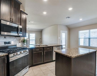 16308 E Harwood Drive - Photo Thumbnail 3
