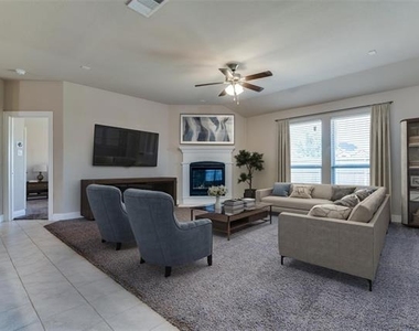 16308 E Harwood Drive - Photo Thumbnail 8