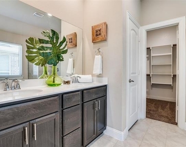 16308 E Harwood Drive - Photo Thumbnail 14