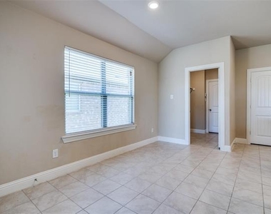 16308 E Harwood Drive - Photo Thumbnail 7