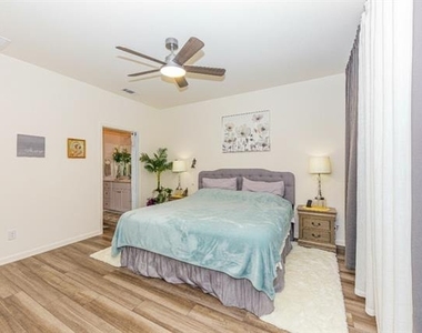 14114 Donahue Street - Photo Thumbnail 6