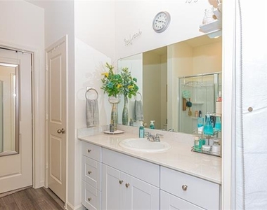 14114 Donahue Street - Photo Thumbnail 8