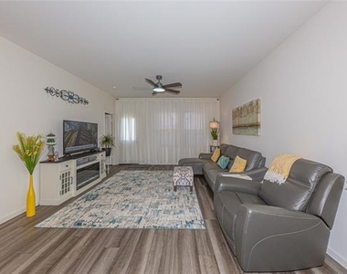 14114 Donahue Street - Photo Thumbnail 3