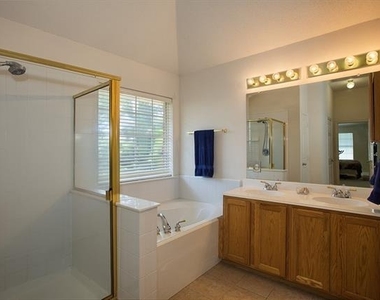 4428 Heath Court - Photo Thumbnail 9