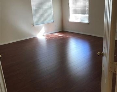 4428 Heath Court - Photo Thumbnail 7