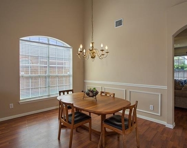 4428 Heath Court - Photo Thumbnail 6