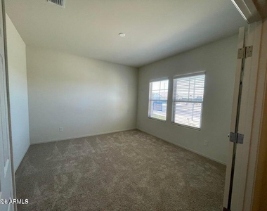 4819 S 109th Avenue - Photo Thumbnail 15