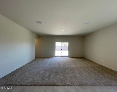 4819 S 109th Avenue - Photo Thumbnail 7