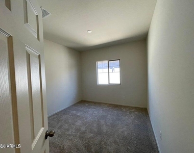 4819 S 109th Avenue - Photo Thumbnail 21