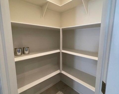 4819 S 109th Avenue - Photo Thumbnail 6