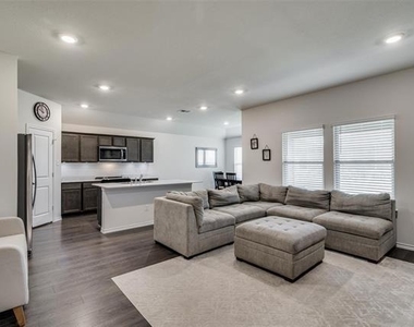 2117 Croton Avenue - Photo Thumbnail 1
