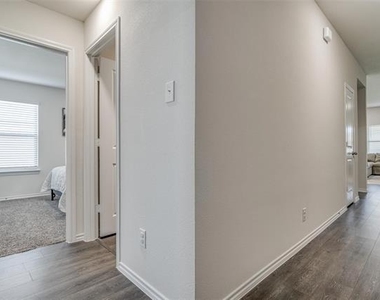 2117 Croton Avenue - Photo Thumbnail 18