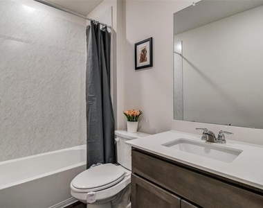 2117 Croton Avenue - Photo Thumbnail 23