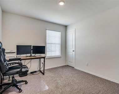 2117 Croton Avenue - Photo Thumbnail 19