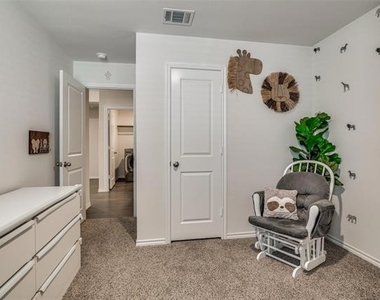2117 Croton Avenue - Photo Thumbnail 21
