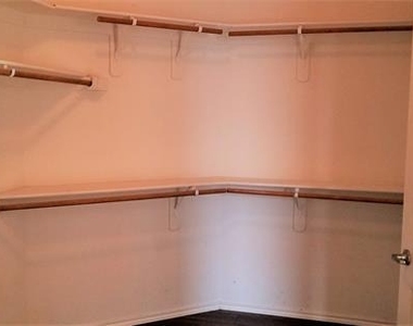 2036 El Camino Drive - Photo Thumbnail 15