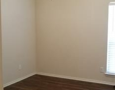 2036 El Camino Drive - Photo Thumbnail 18