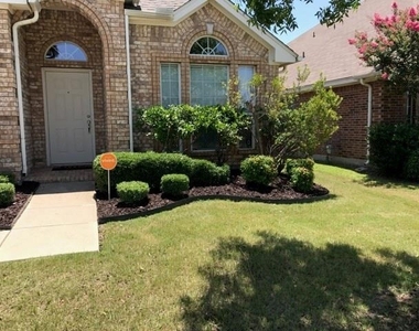 2036 El Camino Drive - Photo Thumbnail 1