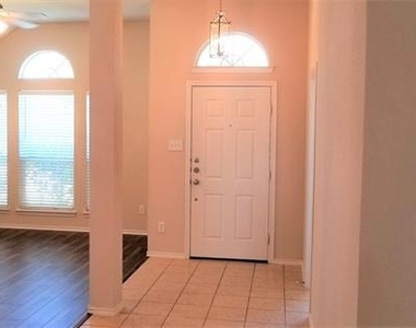 2036 El Camino Drive - Photo Thumbnail 2