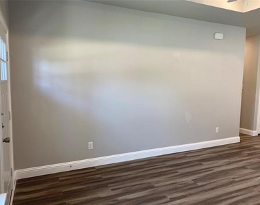 3307 Polk Street - Photo Thumbnail 5