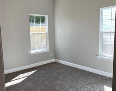 3307 Polk Street - Photo Thumbnail 10