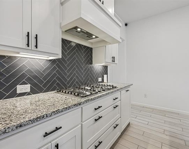3140 Brazoria Drive - Photo Thumbnail 4