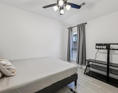 3140 Brazoria Drive - Photo Thumbnail 11