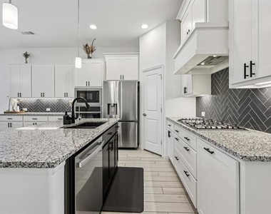 3140 Brazoria Drive - Photo Thumbnail 5