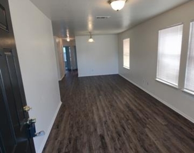 247 Cliff Heights Circle - Photo Thumbnail 2