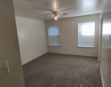 247 Cliff Heights Circle - Photo Thumbnail 6