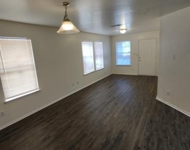 247 Cliff Heights Circle - Photo Thumbnail 7