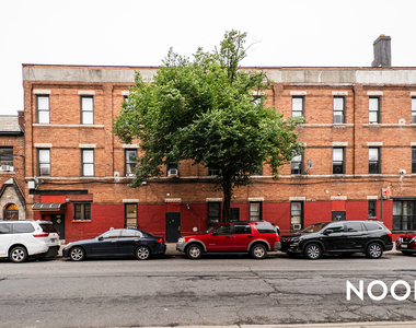 1670 Gates Avenue - Photo Thumbnail 19