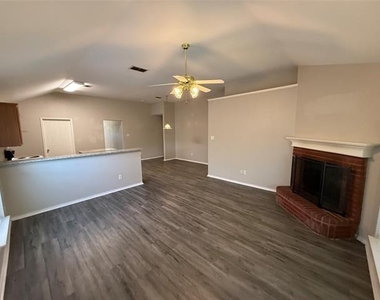 10524 Aransas Drive - Photo Thumbnail 8
